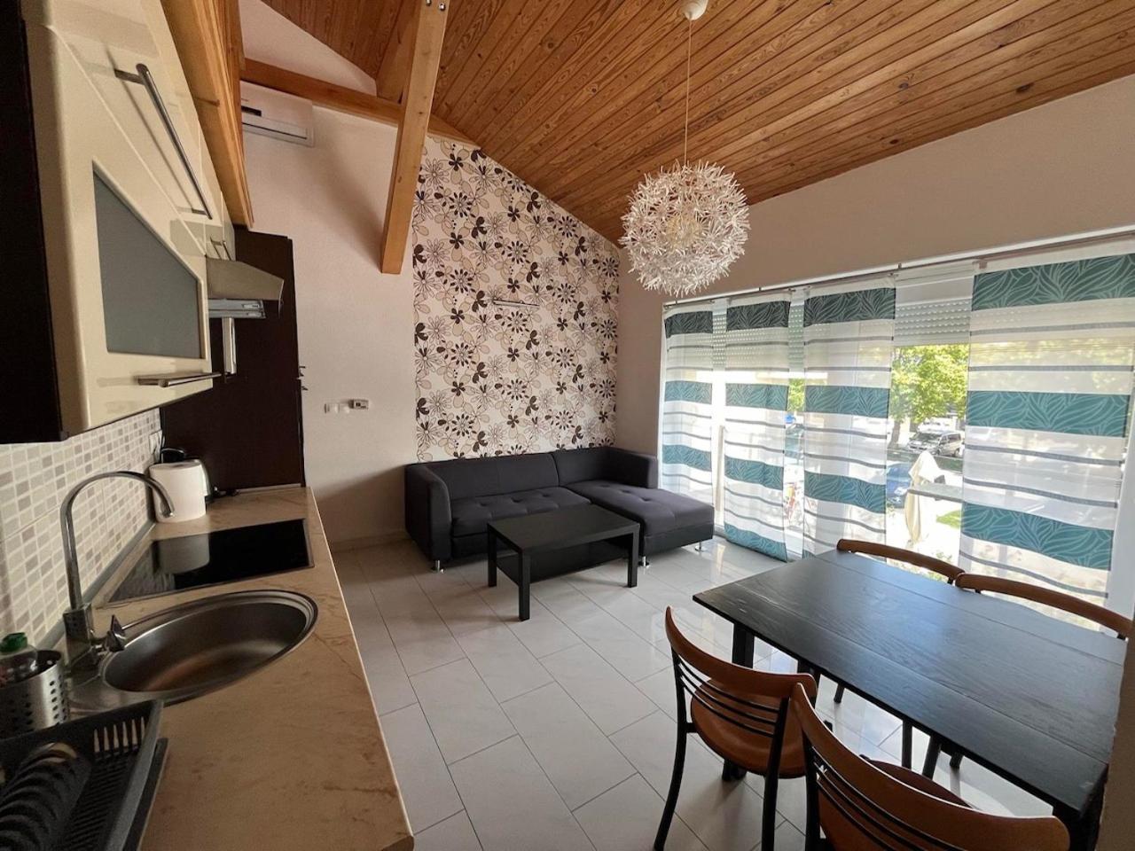 City Apartman Haz Balatonlelle Dış mekan fotoğraf