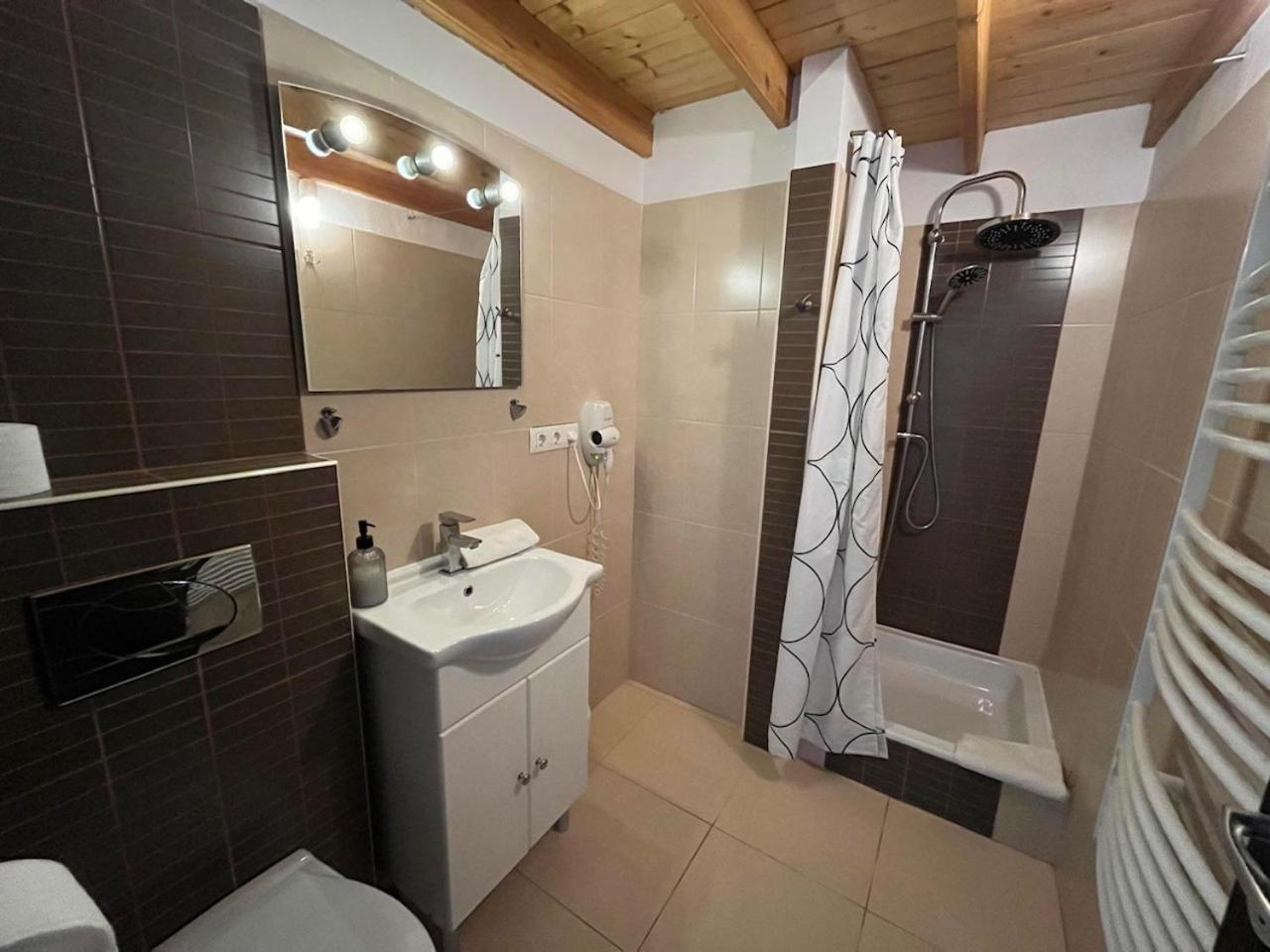 City Apartman Haz Balatonlelle Dış mekan fotoğraf
