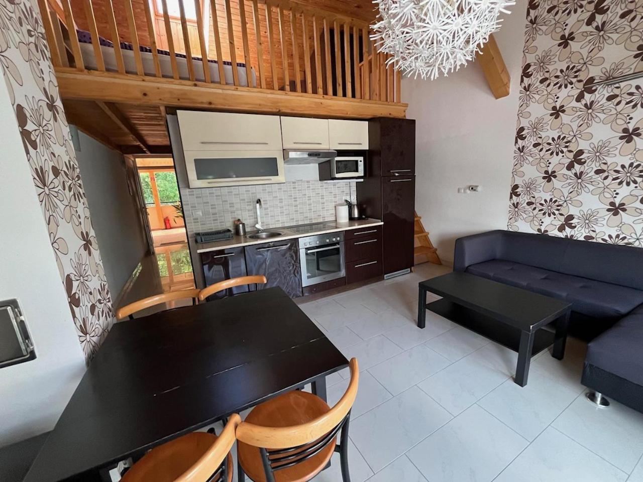 City Apartman Haz Balatonlelle Dış mekan fotoğraf