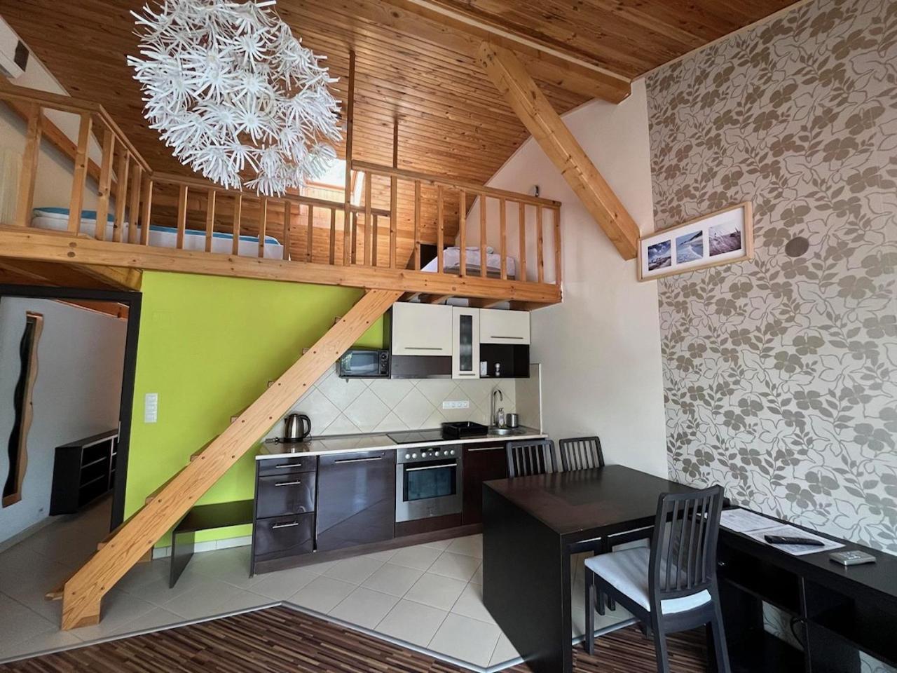 City Apartman Haz Balatonlelle Dış mekan fotoğraf
