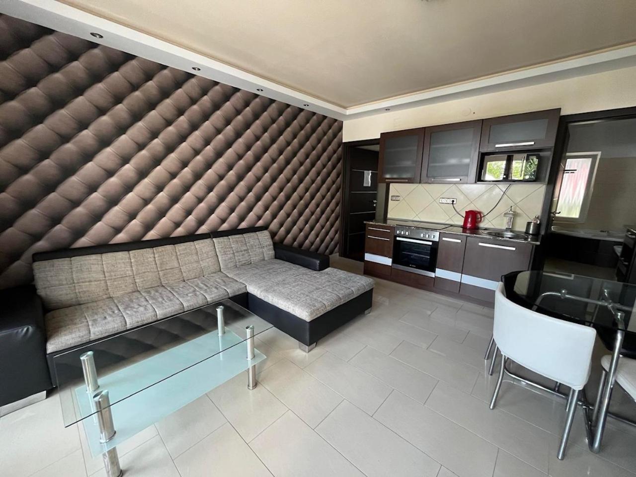 City Apartman Haz Balatonlelle Dış mekan fotoğraf
